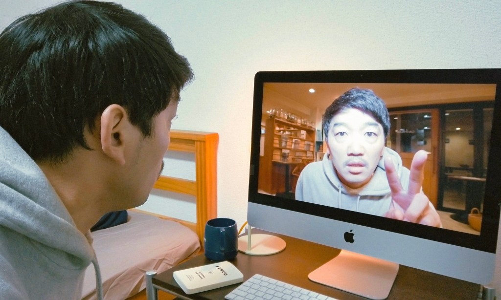 ‘Beyond the Infinite Two Minutes’: Una inventiva comedia sci-fi sobre vivir el&nbsp;presente